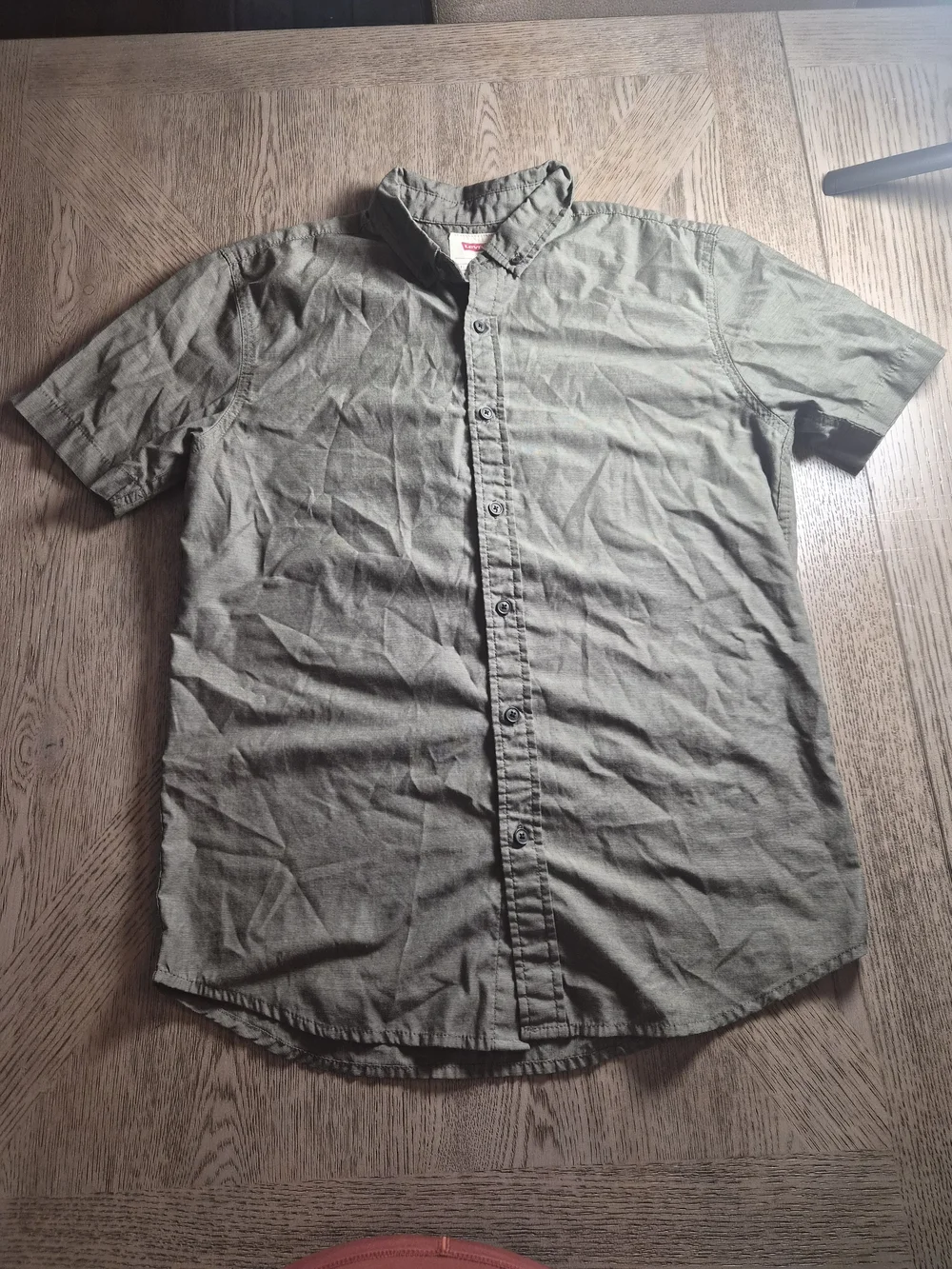 Levi's Men's Short-Sleeve Button-Down Shirt in Olive